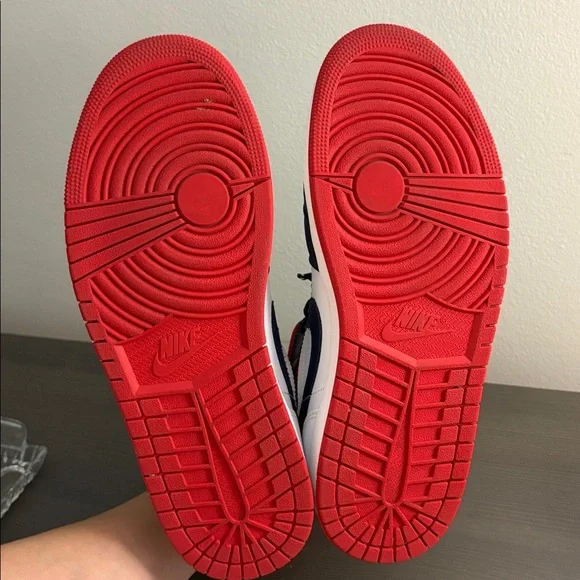 Air Jordan 1 Mid SE "USA" - Men's Size 10
(Excellent Condition, No Box) - Picture 4 of 4